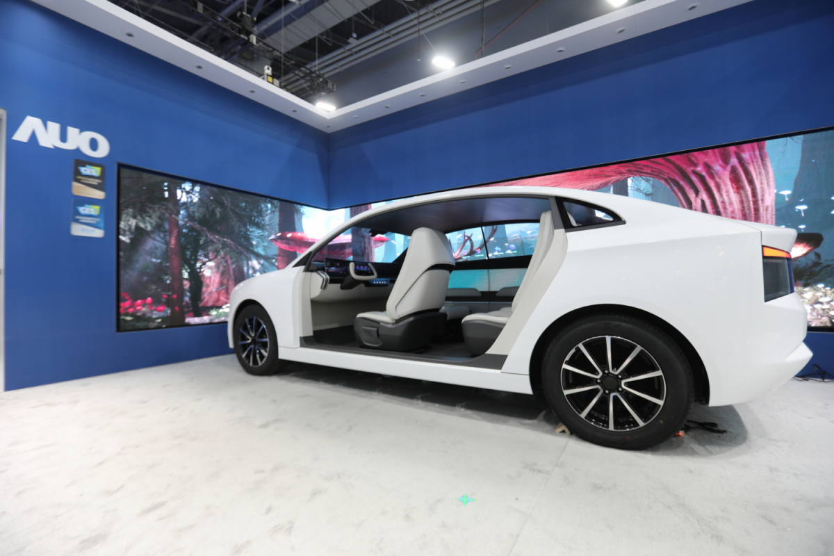 DB视讯发表全新Smart Cockpit 2024，大秀显示应用成果、及释放Micro LED终极显示技术量能的全新智慧座舱，以营造突破性、沉浸式的视觉体验，重新定义智慧座舱，满足驾乘人员的全方位感受。
